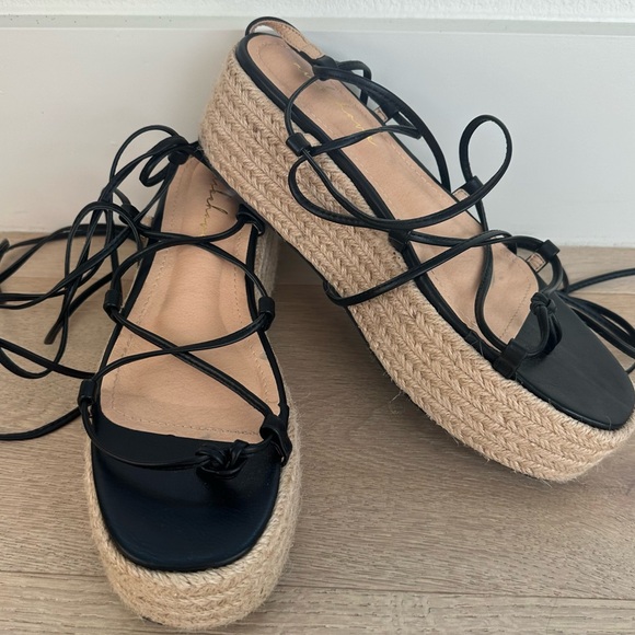 NWOT Black Lace-Up Flatform Espadrilles / Size 8 - Picture 2 of 7